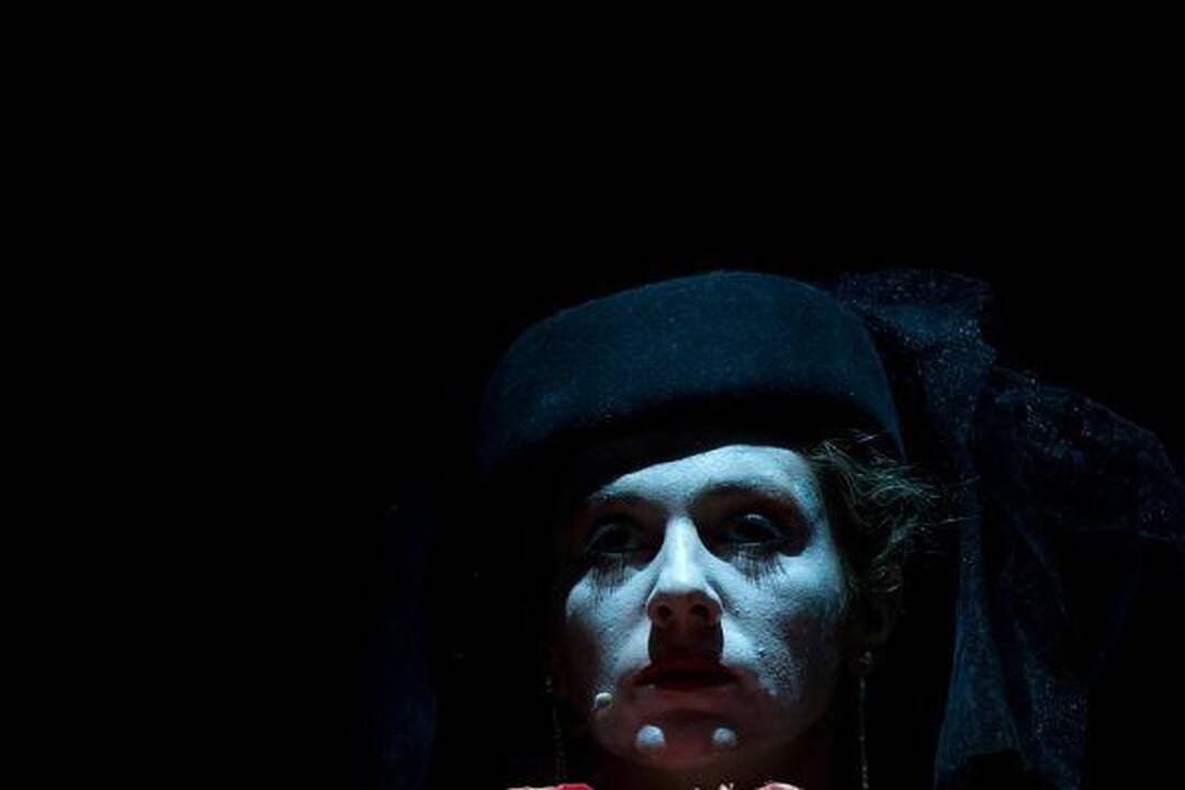 Keistuolių teatre išdalinti "Zenonai"