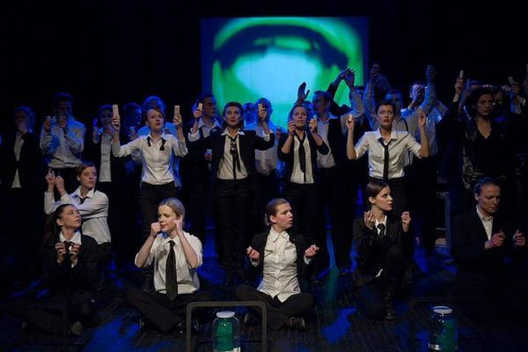 Keistuolių teatre išdalinti "Zenonai"