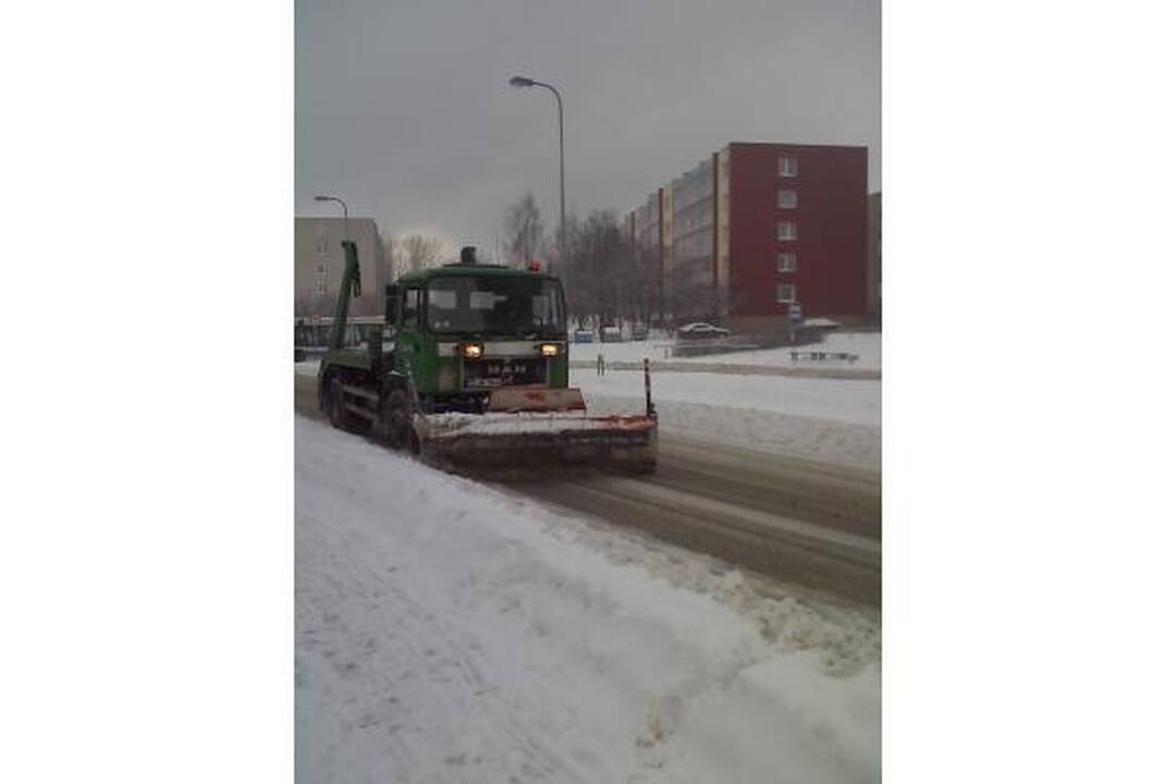 Su pūga gatvėse kovos dvi valytojų bendrovės 