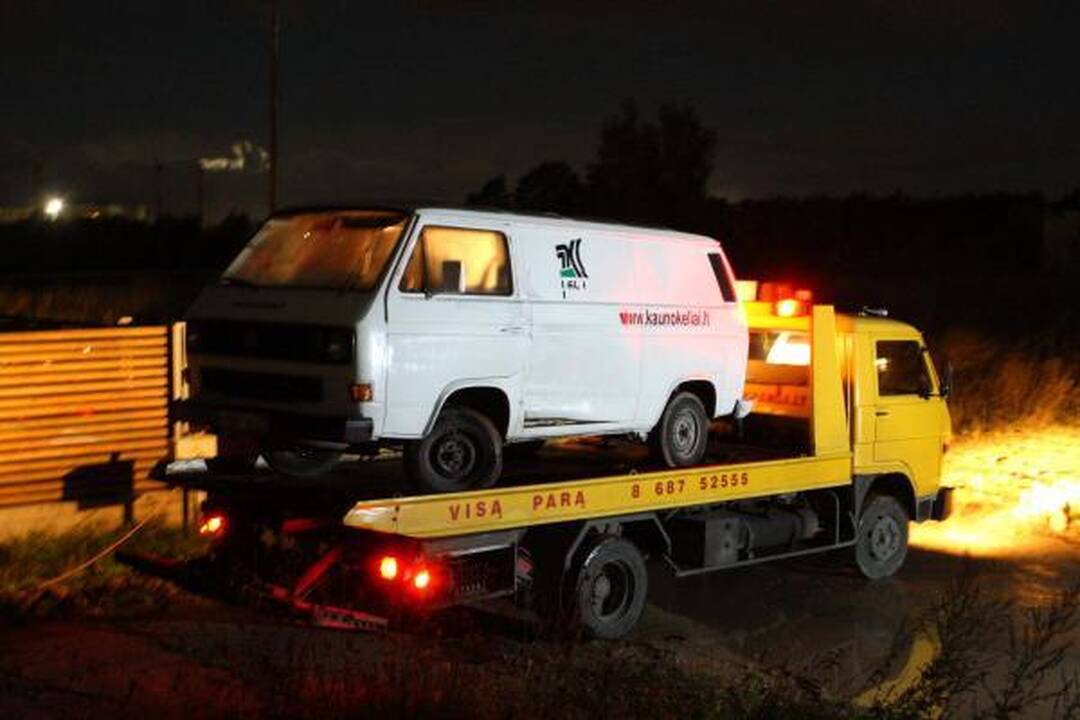 Dviguba žmogžudystė Kaune: įtariamojo automobilis rastas šalia A.Ūso namo 