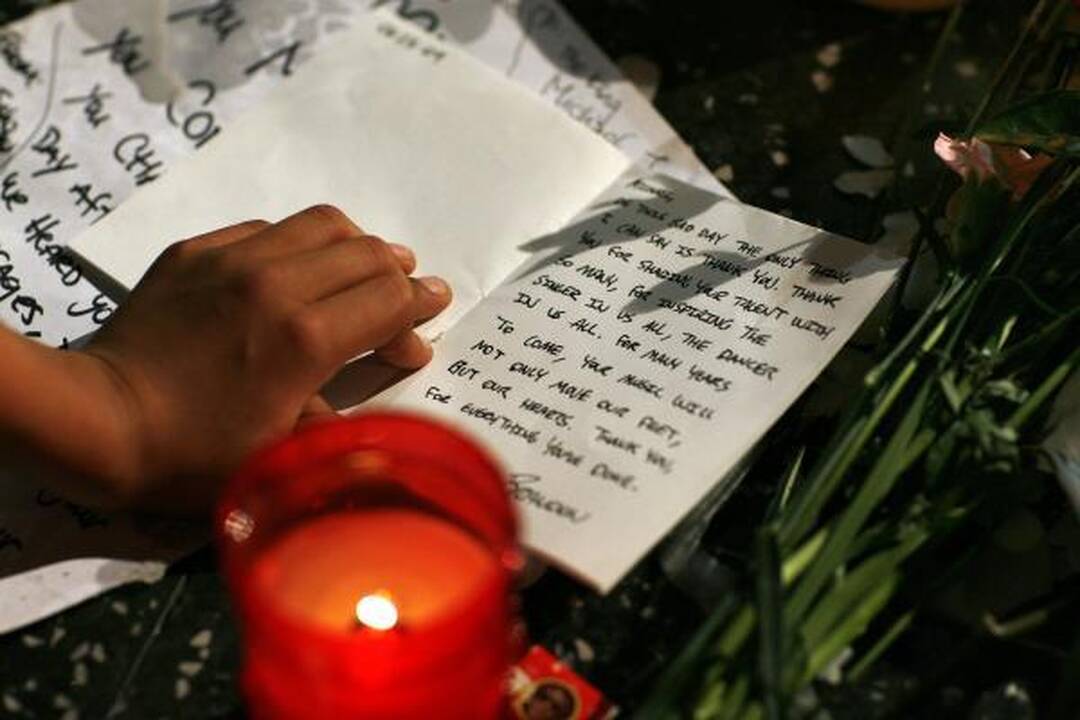 Pasaulis gedi popmuzikos karaliaus Michaelo Jacksono
