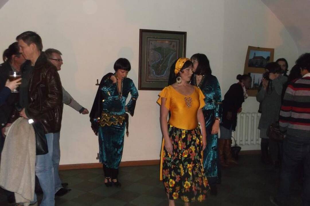 Užupyje atidengta Konstitucijos lenta arabų kalba 