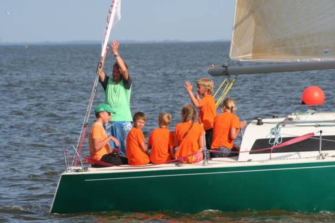 „Kuršių marių" regata: kapitonai sėdo į vaikų jachtas