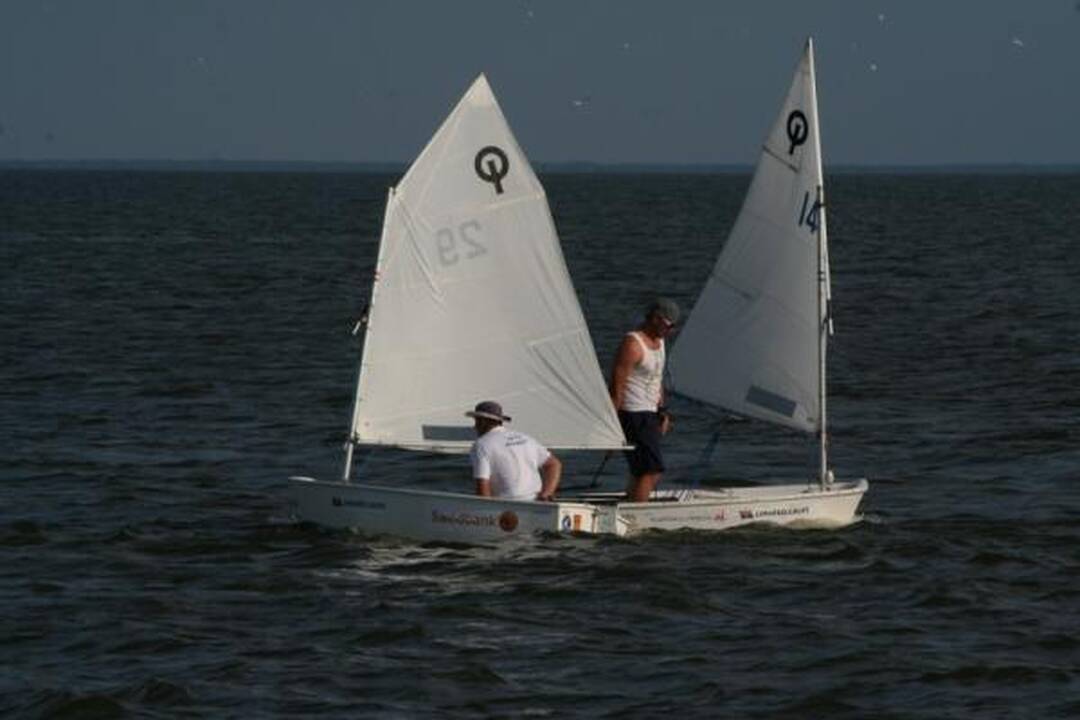 „Kuršių marių" regata: kapitonai sėdo į vaikų jachtas