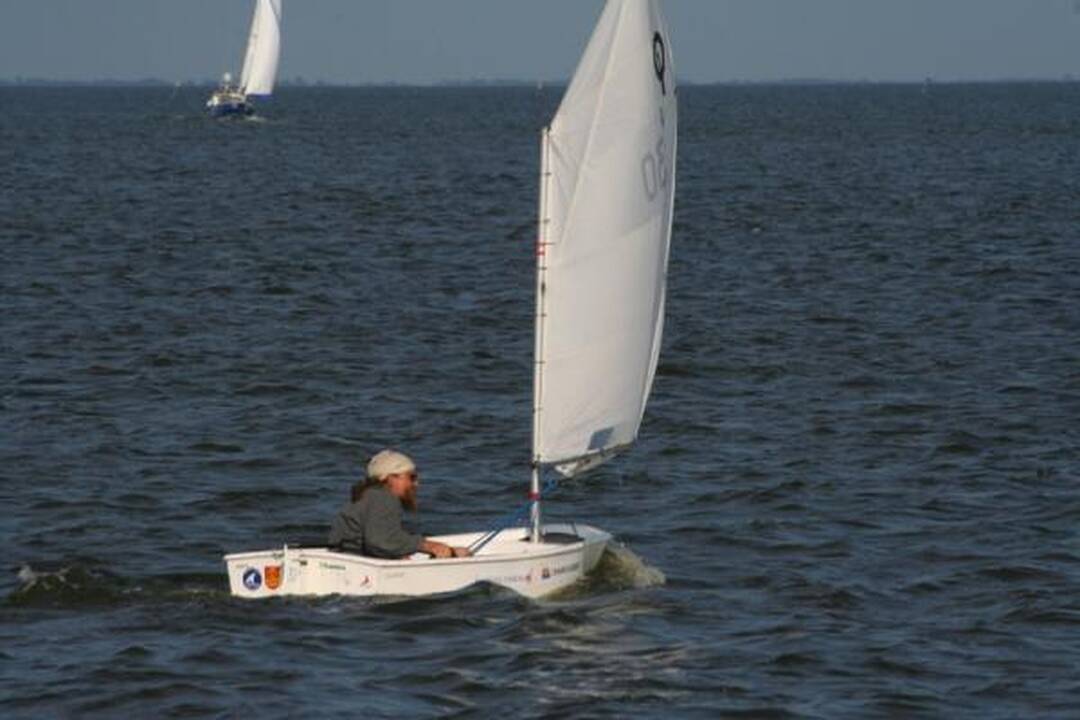 „Kuršių marių" regata: kapitonai sėdo į vaikų jachtas