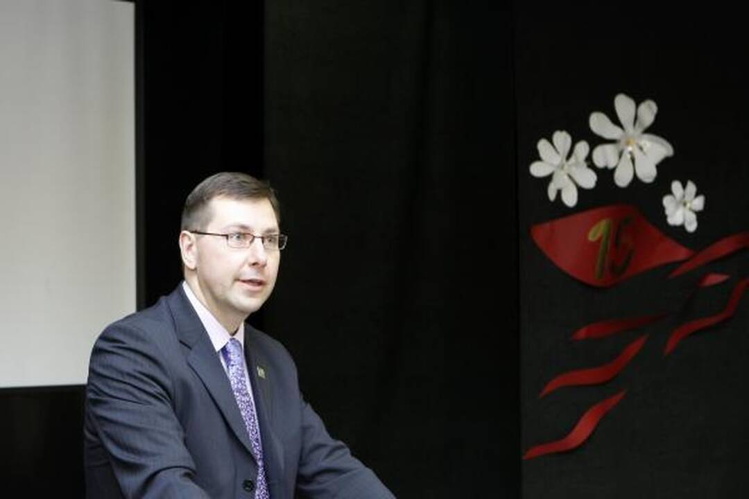 Švietimo ministras "Universa Via" sveikino su gimtadieniu