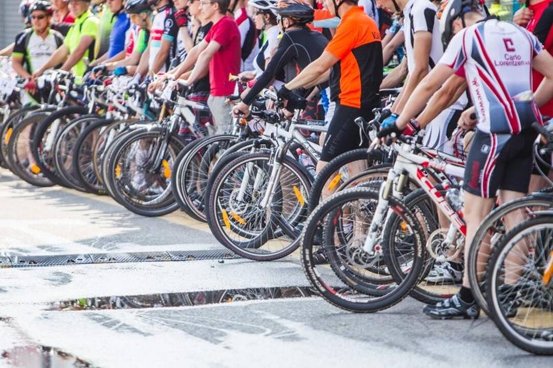 Kaune startavo atgimęs istorinis dviračių maratonas