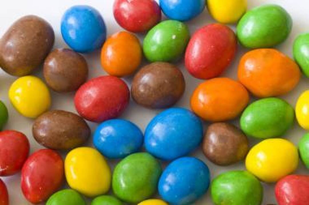 Penkiametis premjero prašė uždrausti pardavinėti saldainius