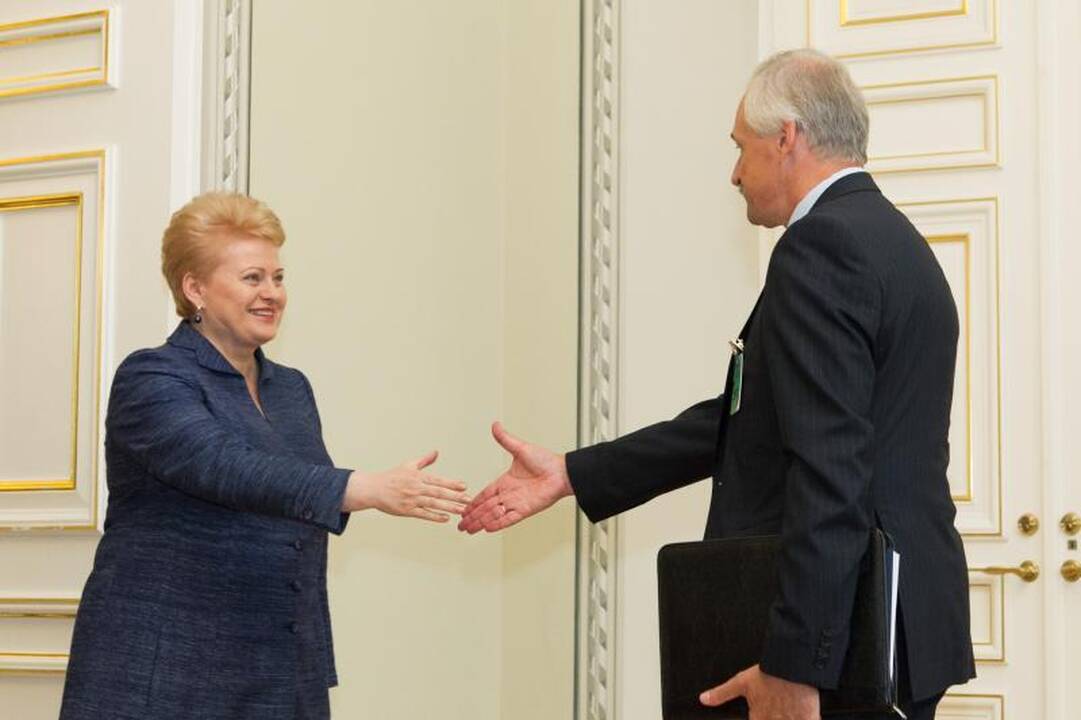 E. Gustas neapsisprendė, ar tęs B. Vėsaitės pradėtus darbus