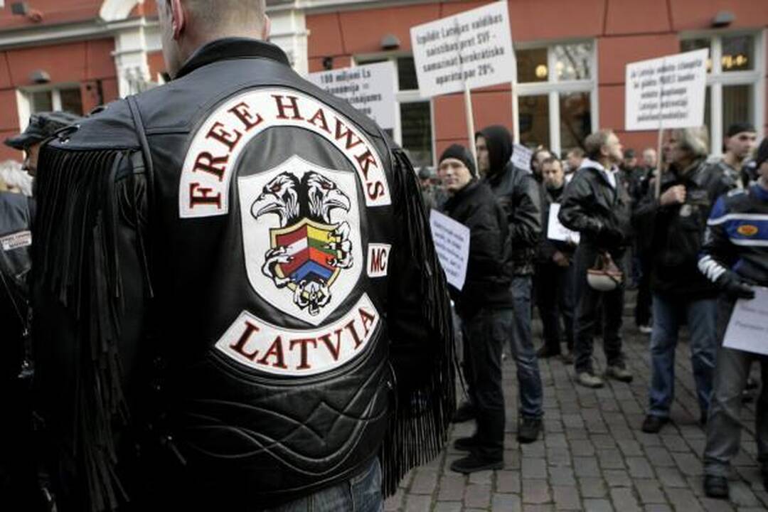 Prie Latvijos Seimo tęsiasi protestai - mitinguoja profesinės sąjungos