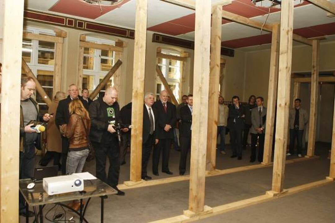 Dramos teatro rekonstrukcija: grius dalis pastatų