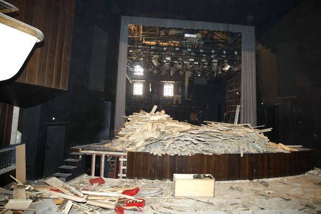 Dramos teatro rekonstrukcija: grius dalis pastatų