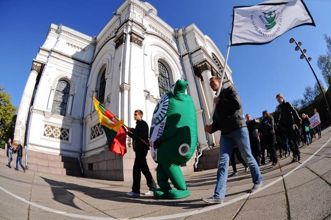 Protestuojantys studentai užplūdo Kauno gatves