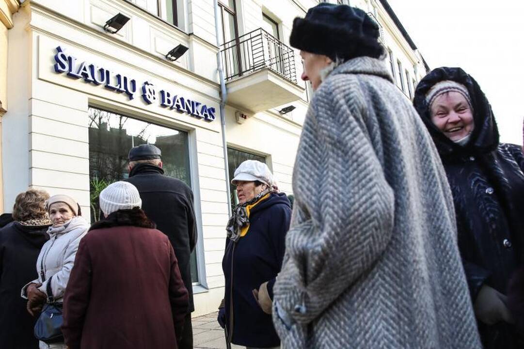 Eilėje prie buvusio Ūkio banko vos nekilo muštynės 