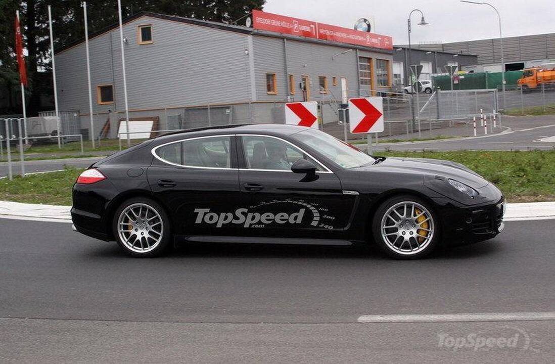 Gatvėje užfiksuotas pagražintas "Porsche Panamera“ modelis