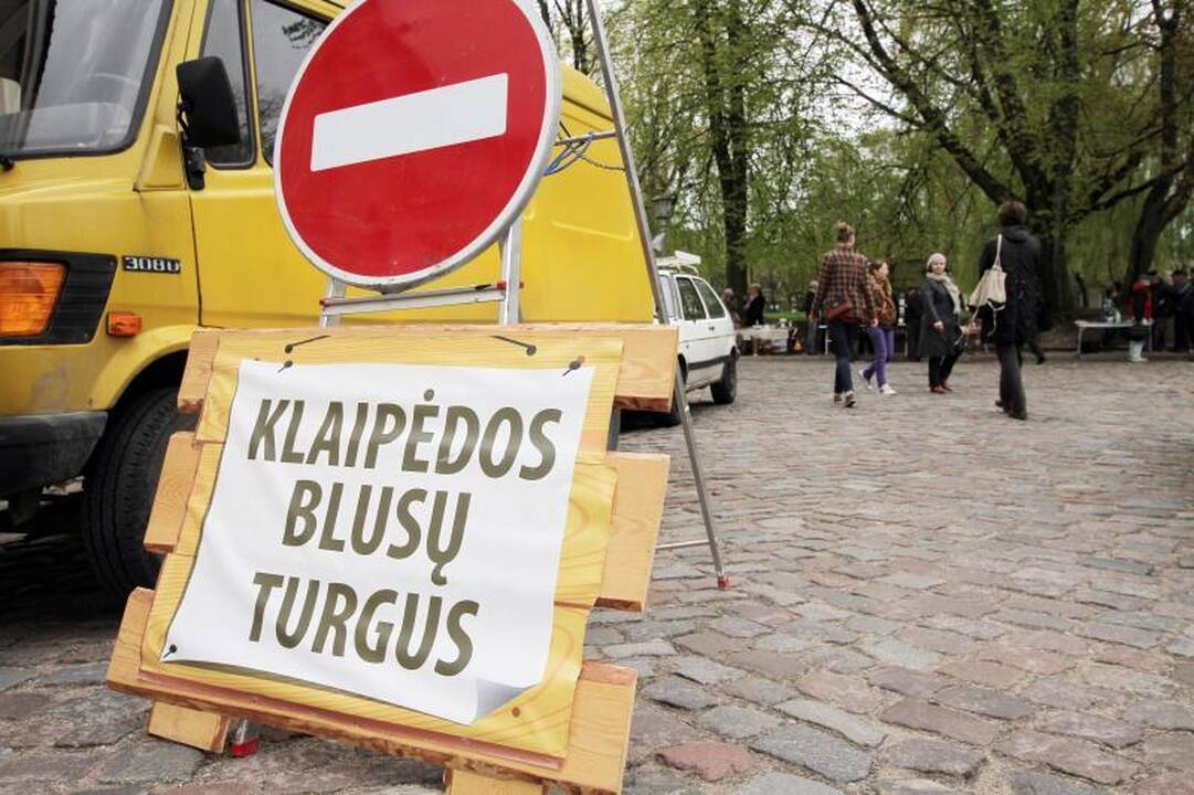 Klaipėdos senamiestyje vėl veikia blusų turgus