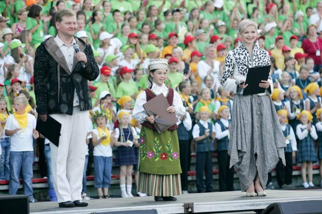 Šimtų moksleivių lūpose suskambo  lietuviškos dainos 