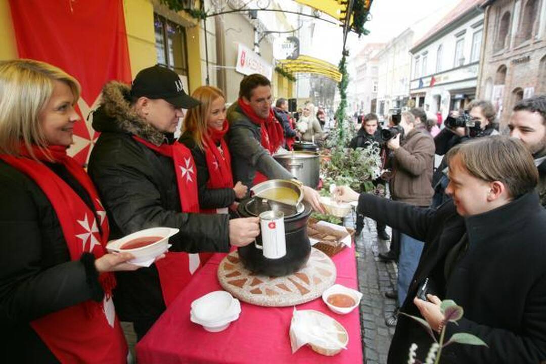 LNK žvaigždės ieškojo gerumo siūlydamos kalėdinę sriubą