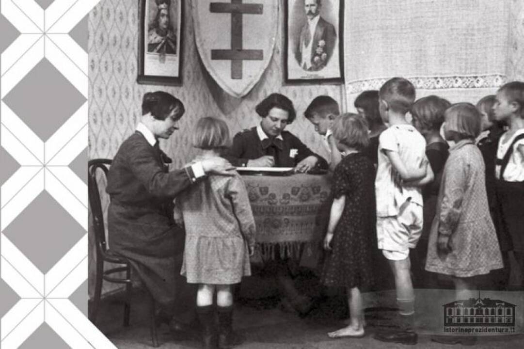 Istorinėje prezidentūroje – duoklė moterims