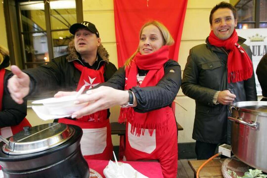 LNK žvaigždės ieškojo gerumo siūlydamos kalėdinę sriubą