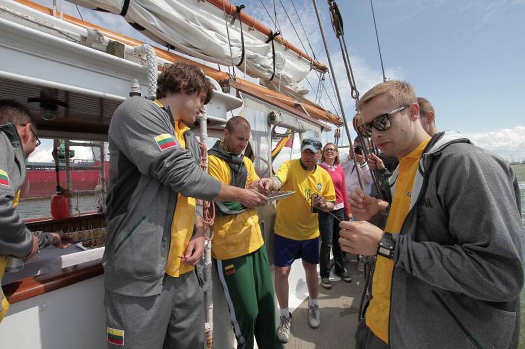 Lietuvos vyrų krepšinio rinktinė iškylavo jūroje  