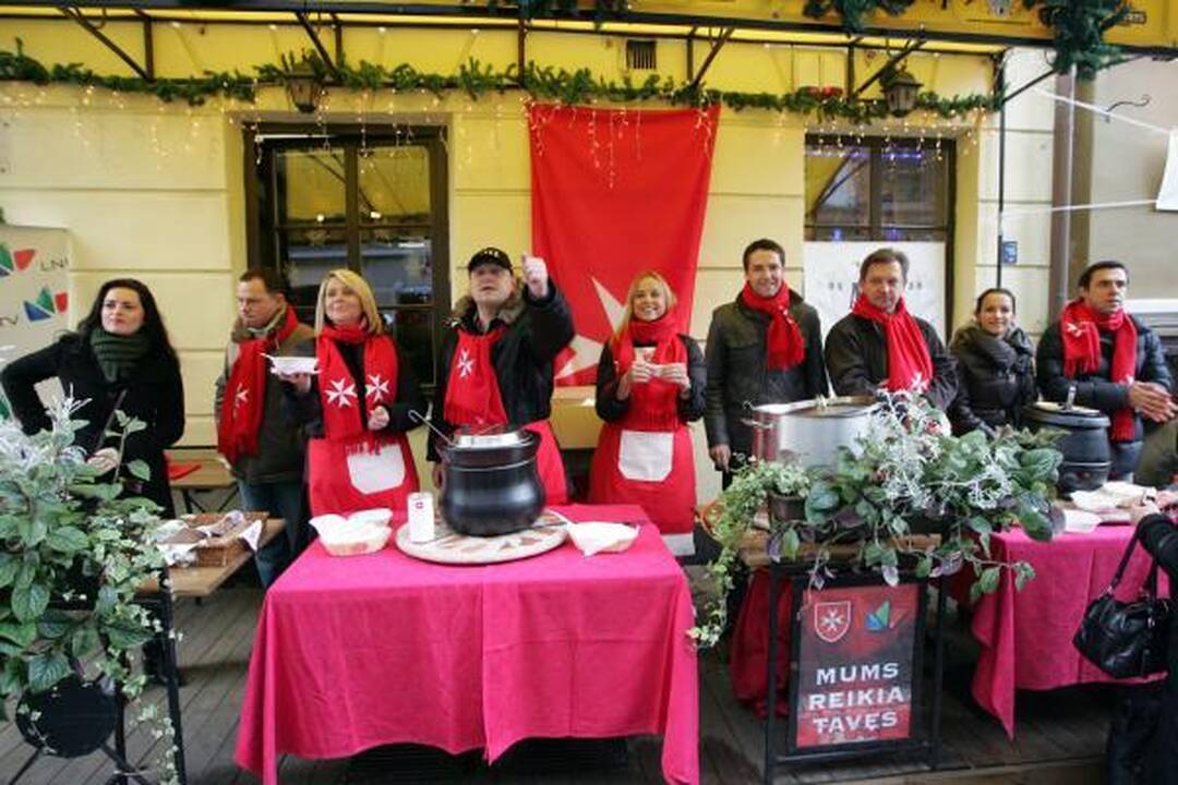 LNK žvaigždės ieškojo gerumo siūlydamos kalėdinę sriubą