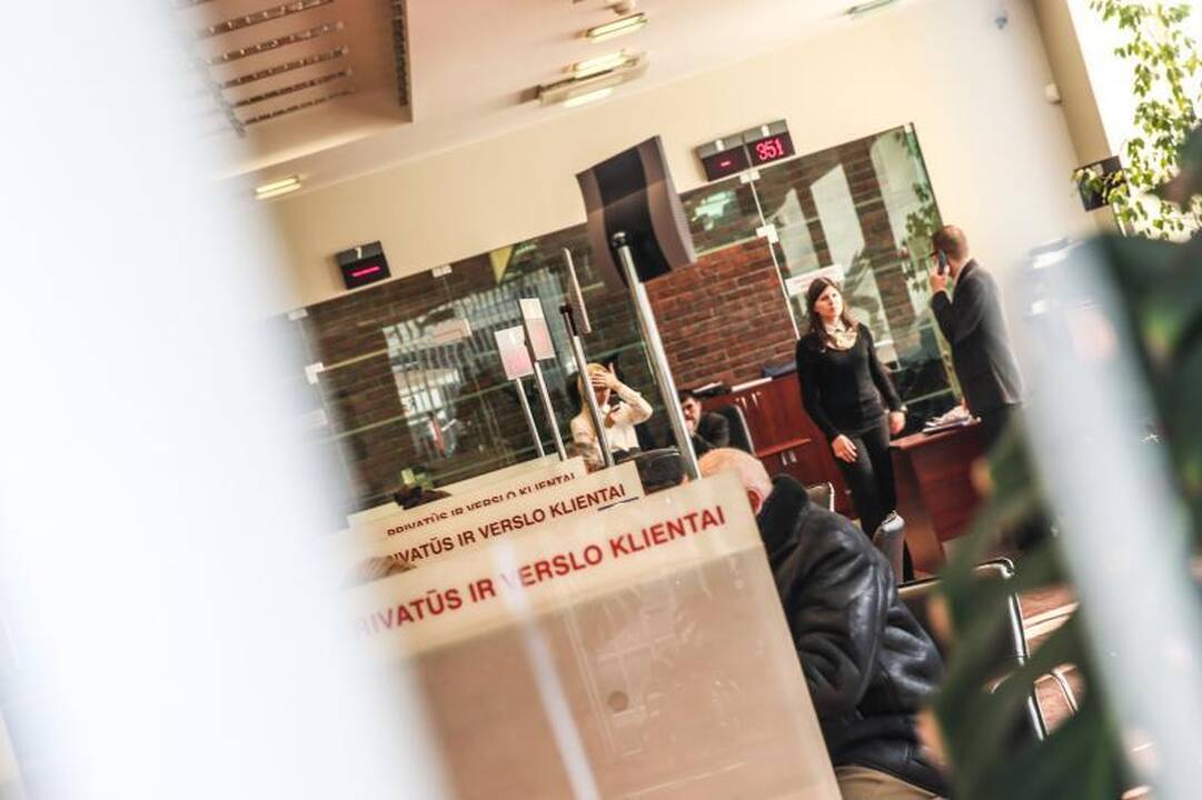 Eilėje prie buvusio Ūkio banko vos nekilo muštynės 