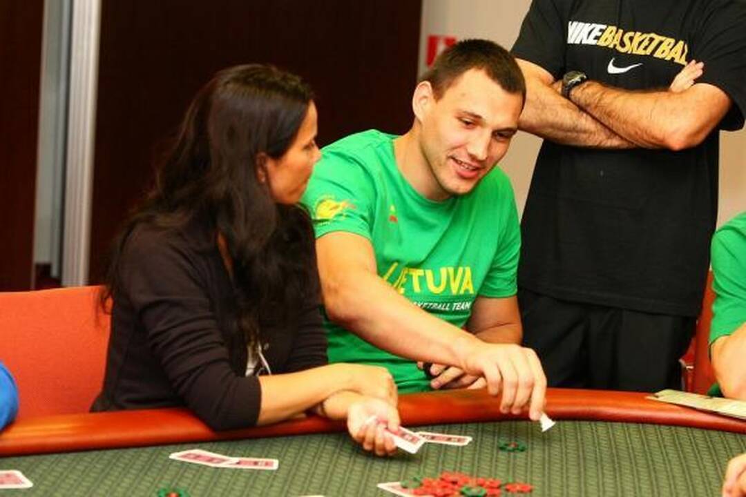 G.Gusto žmona prie pokerio stalo pranoko visus krepšininkus