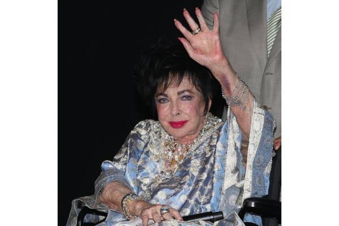 Mirė aktorė Elizabeth Taylor (papildyta)