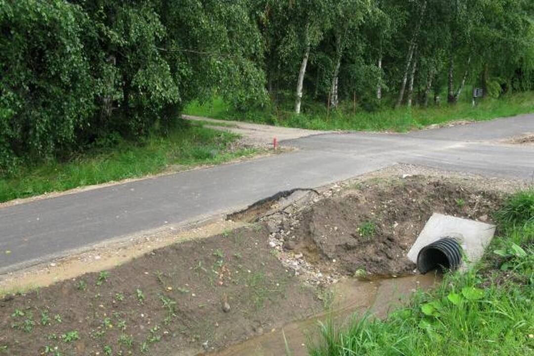 Domeikavoje nutiestas dviračių ir pėsčiųjų takas