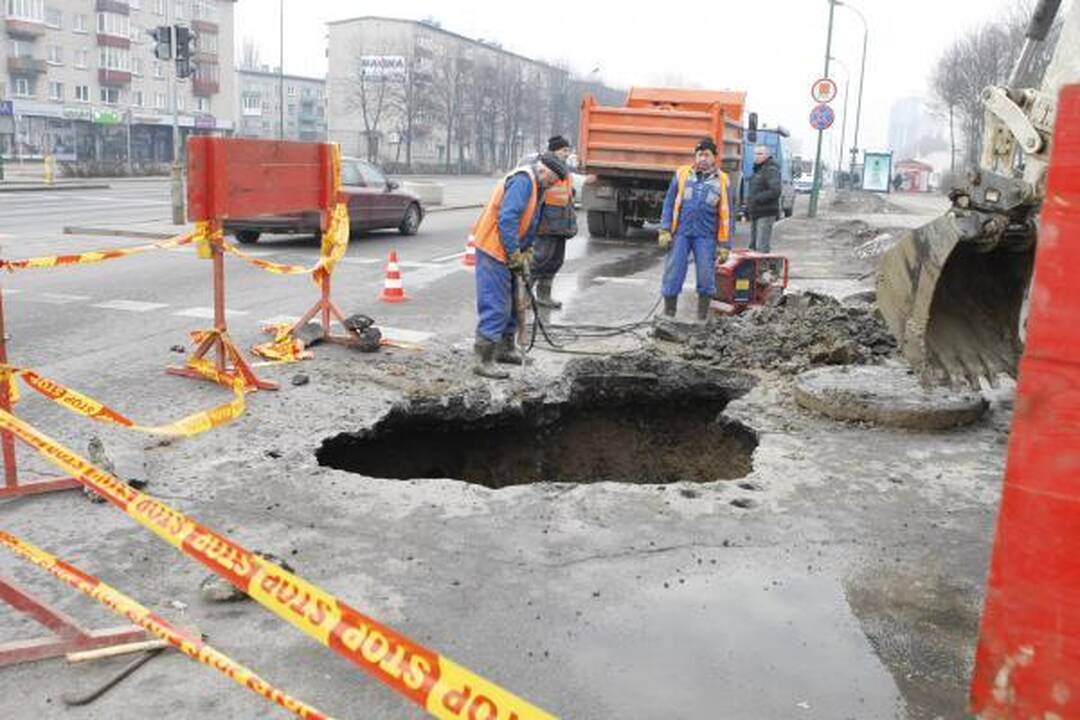 Taikos prospekte – vandentiekio avarija