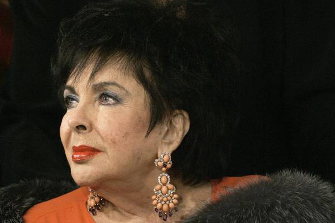 Mirė aktorė Elizabeth Taylor (papildyta)