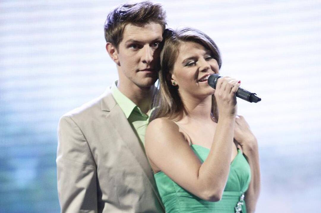 Tina „Žvaigždžių duetų“ pusfinalyje „pamiršo“ sijoną (foto)