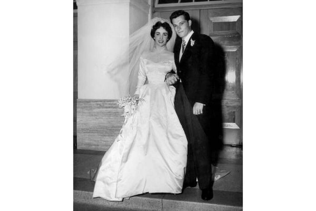 Mirė aktorė Elizabeth Taylor (papildyta)