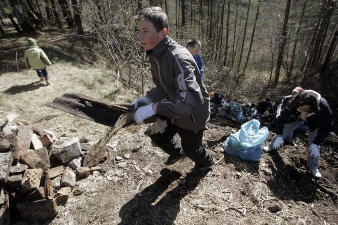 Aplinkos tvarkymo akcijos "Darom" metu rasti du lavonai