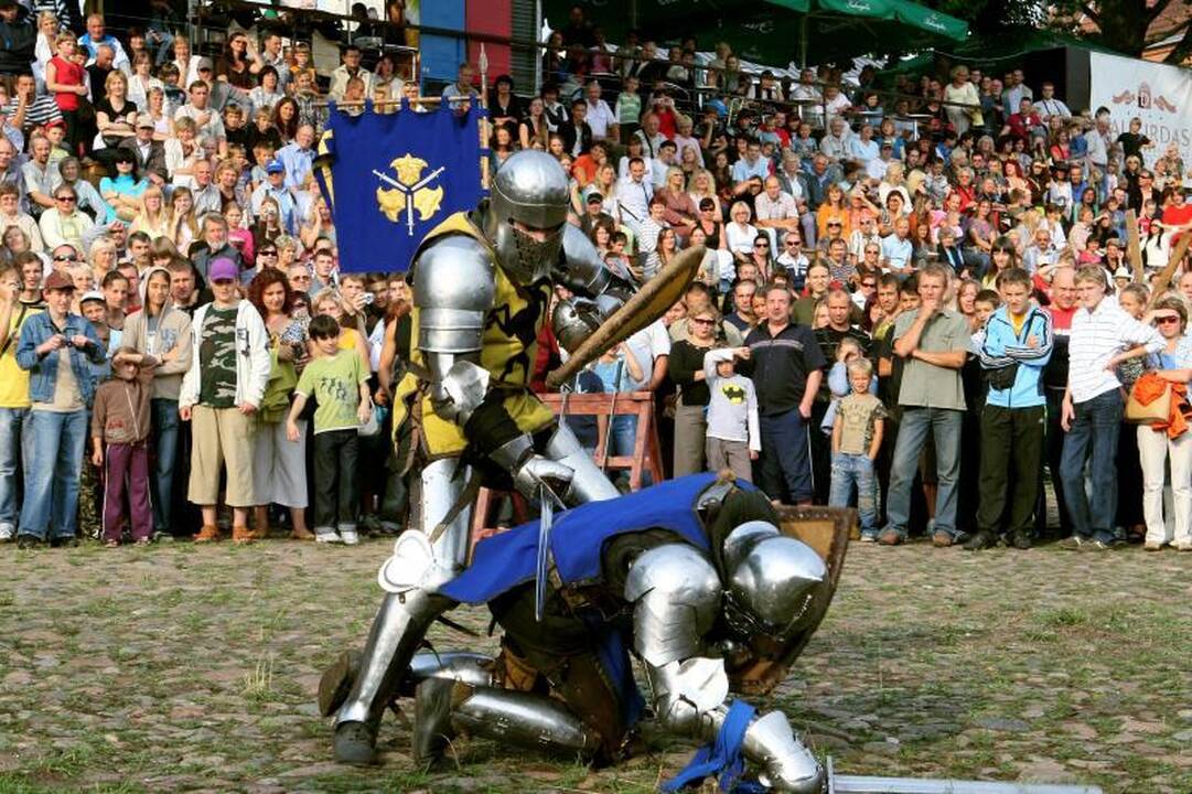 Hanzos dienų akcentai - naktinis ugnies šou ir oro balionų fiesta