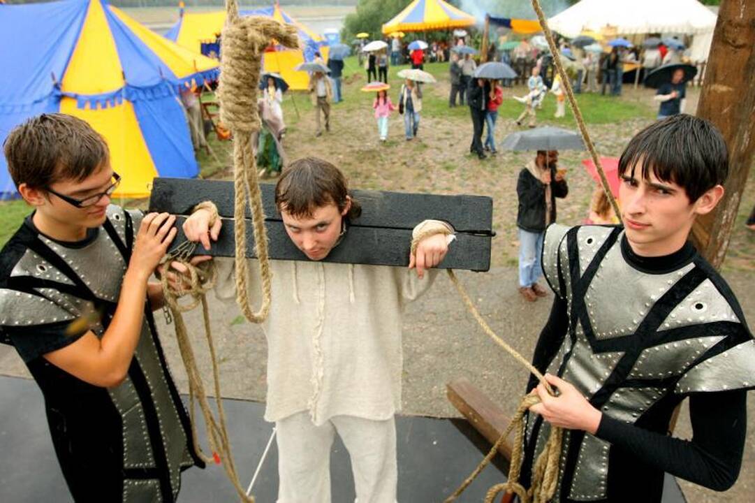 Hanzos dienų akcentai - naktinis ugnies šou ir oro balionų fiesta