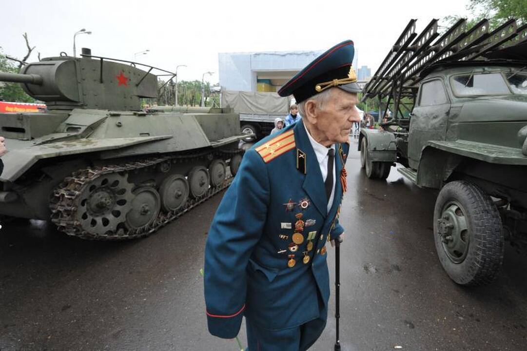 V.Putinas stebėjo Rusijos karinės galios demonstravimą
