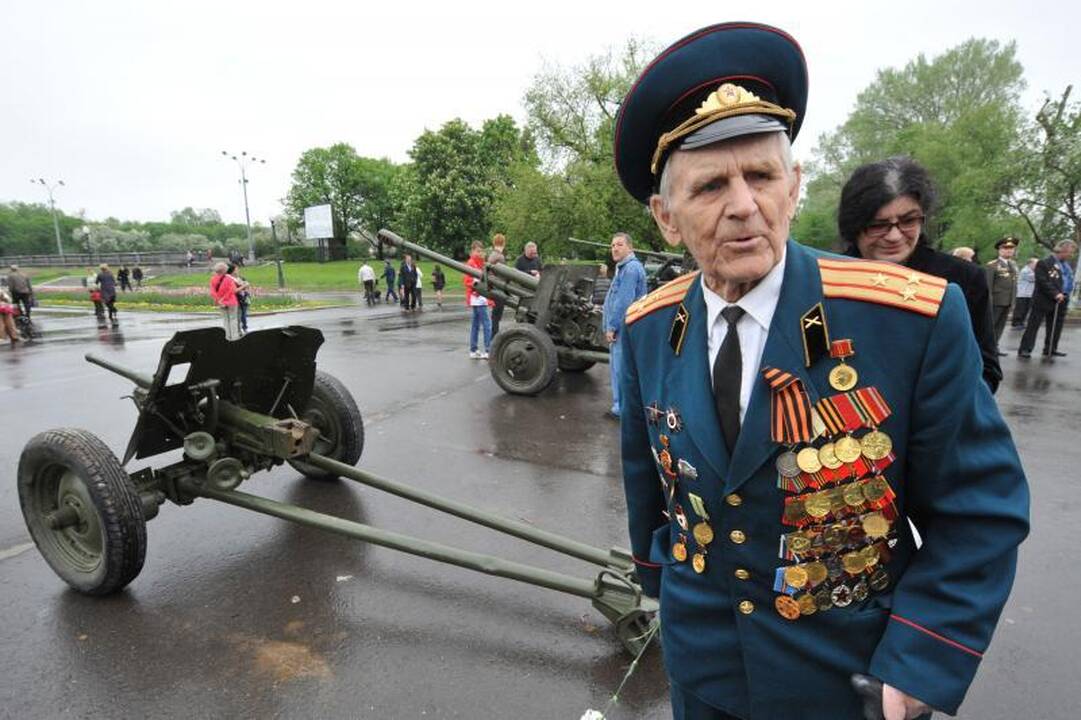 V.Putinas stebėjo Rusijos karinės galios demonstravimą