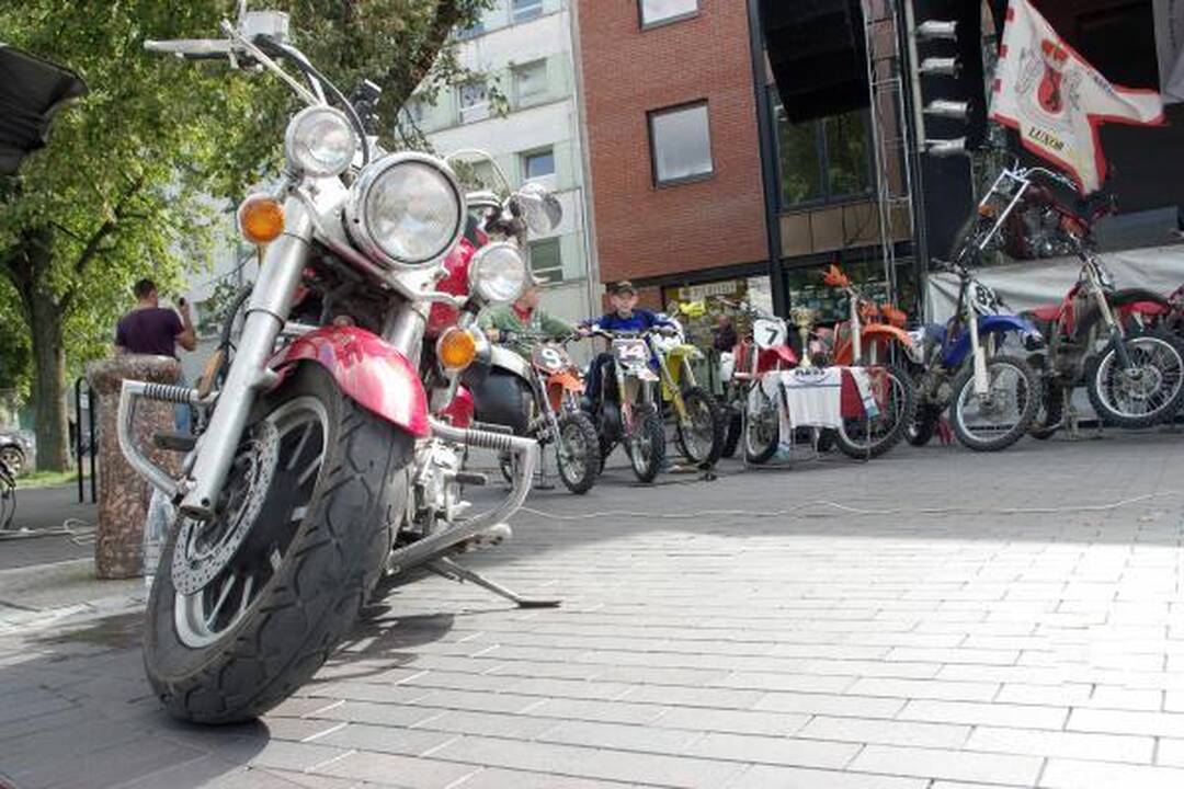 Baikerių šventėje – atrakcijos ir įspūdinga technika