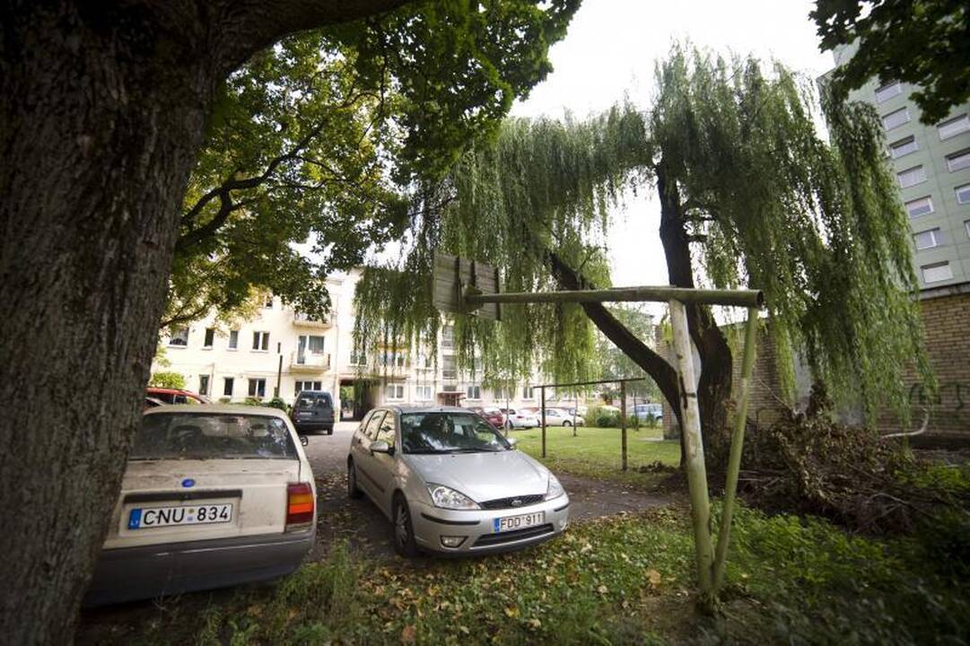 Daugiabučių aikštelės laukia šviesesnio rytojaus