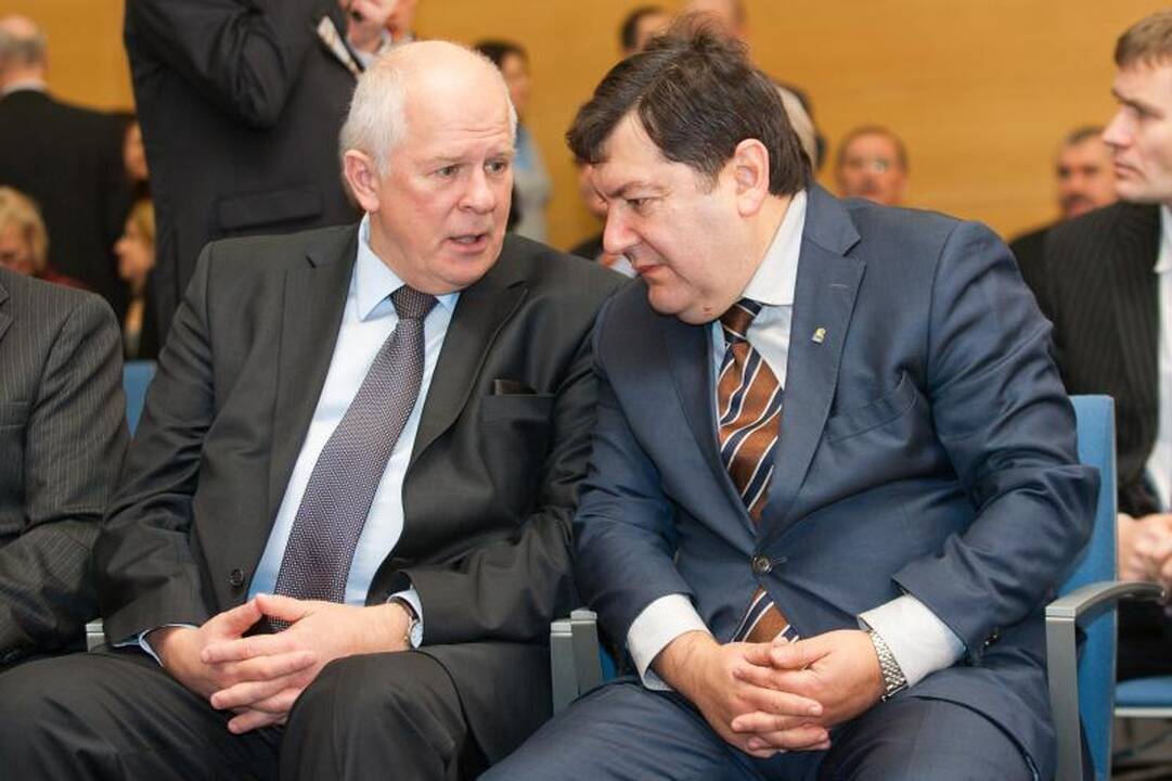 Apdovanoti Lietuvos diplomatijai nusipelnę asmenys