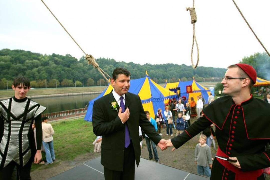 Hanzos dienų akcentai - naktinis ugnies šou ir oro balionų fiesta