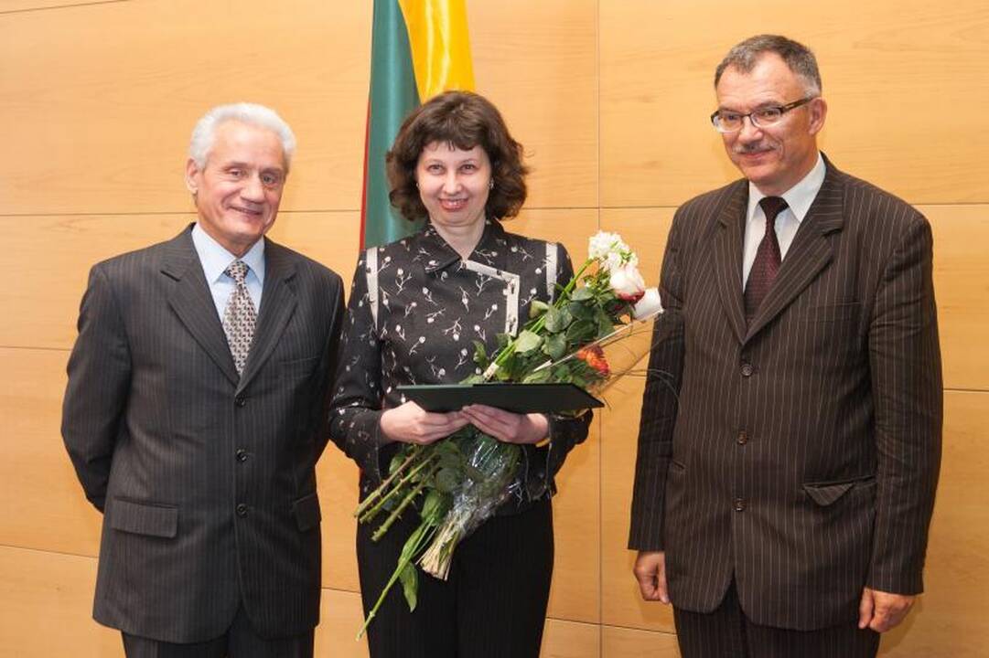 Apdovanoti Lietuvos diplomatijai nusipelnę asmenys