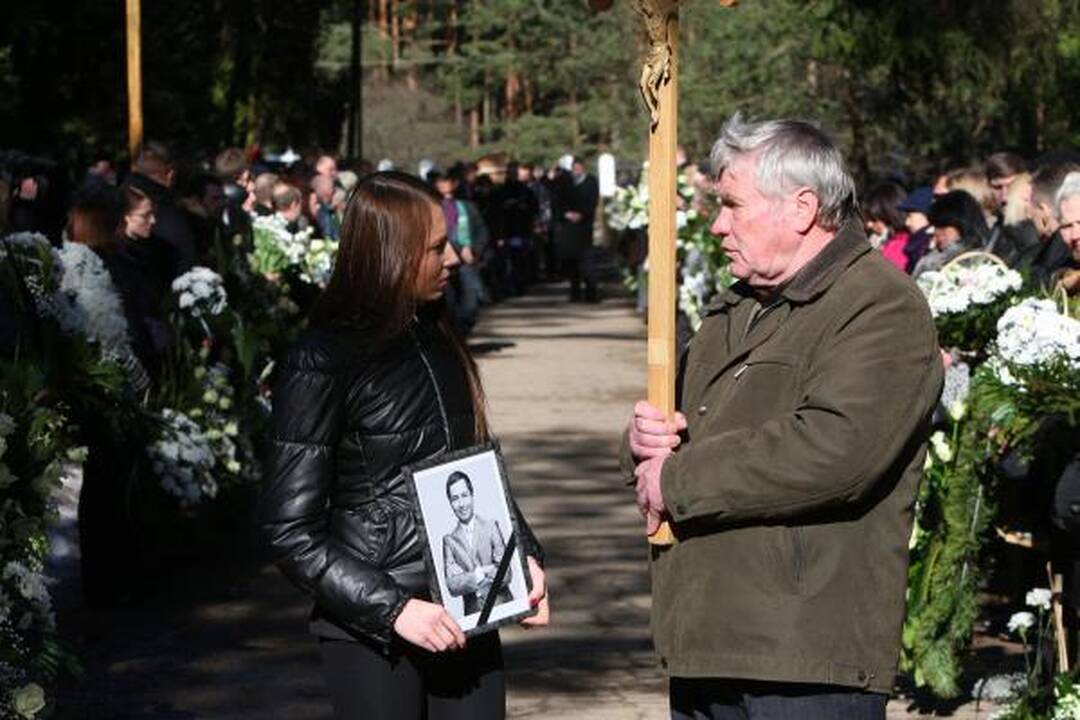 A.Dautartas atgulė šalia savo brolio ir senelių