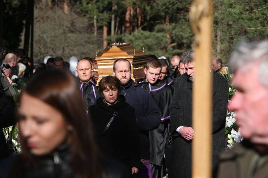 A.Dautartas atgulė šalia savo brolio ir senelių