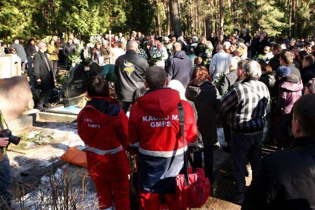 A.Dautartas atgulė šalia savo brolio ir senelių
