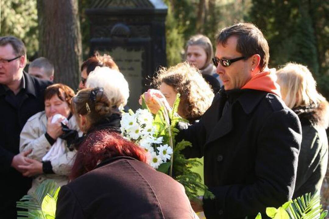 A.Dautartas atgulė šalia savo brolio ir senelių