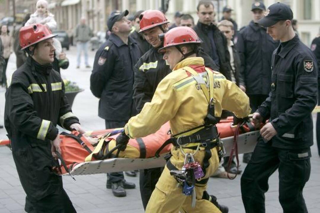 Šv.Florijono dieną - paradas ir padėkos ugniagesiams