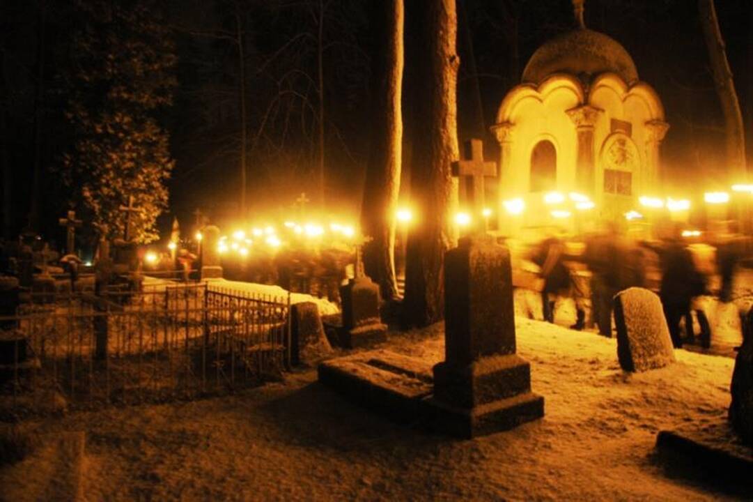 Kraštutiniai patriotai Sausio 13-ąją paminėjo eisena su deglais